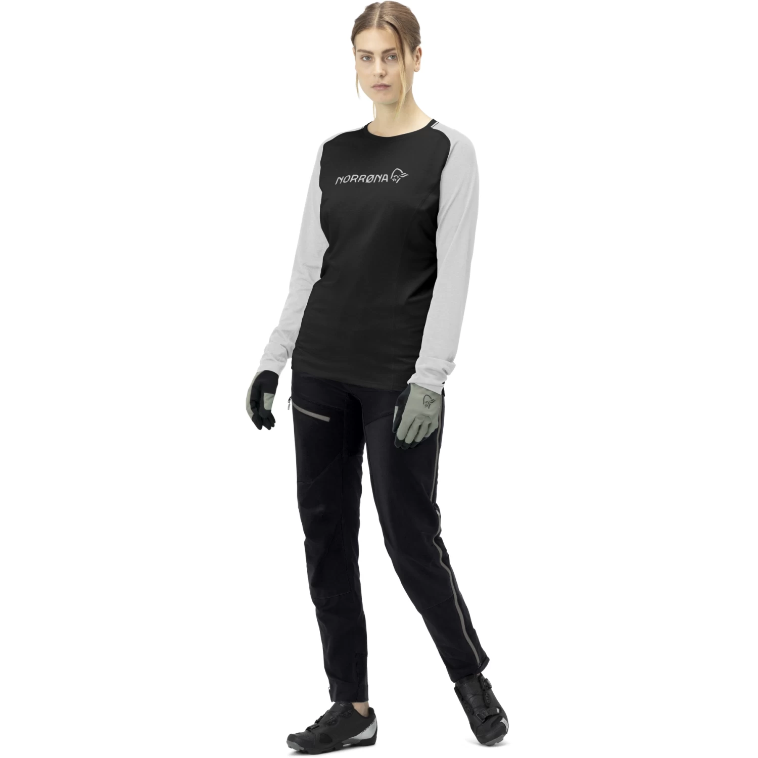 Norrona Fjørå Equaliser Lightweight Long Sleeve Shirt Women - Caviar/Castor Grey 4 Norrona Fjørå Equaliser Lightweight Long Sleeve Shirt Women - Caviar/Castor Grey - Image 4