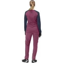 Norrona Fjørå Equaliser Lightweight Long Sleeve Shirt Women - Violet Quartz/Indigo Night -Norrona norrona fjora equaliser lightweight long sleeve shirt women violet quartz indigo night model 2 1399581
