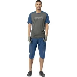 Norrona Fjørå Equaliser Lightweight T-Shirt Men - Mykonos Blue/Castor Grey -Norrona norrona fjora equaliser lightweight t shirt men mykonos blue castor grey model 1 1399607