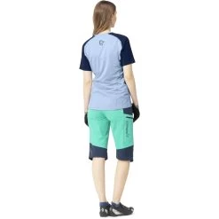 Norrona Fjørå Equaliser Lightweight T-Shirt Women - Serenity/Indigo Night 7 Norrona Fjørå Equaliser Lightweight T-Shirt Women - Serenity/Indigo Night -Norrona norrona fjora equaliser lightweight t shirt women serenity indigo night 3 1561064