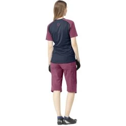 Norrona Fjørå Equaliser Lightweight T-Shirt Women - Violet Quartz/Indigo Night -Norrona norrona fjora equaliser lightweight t shirt women violet quartz indigo night model 2 1399600
