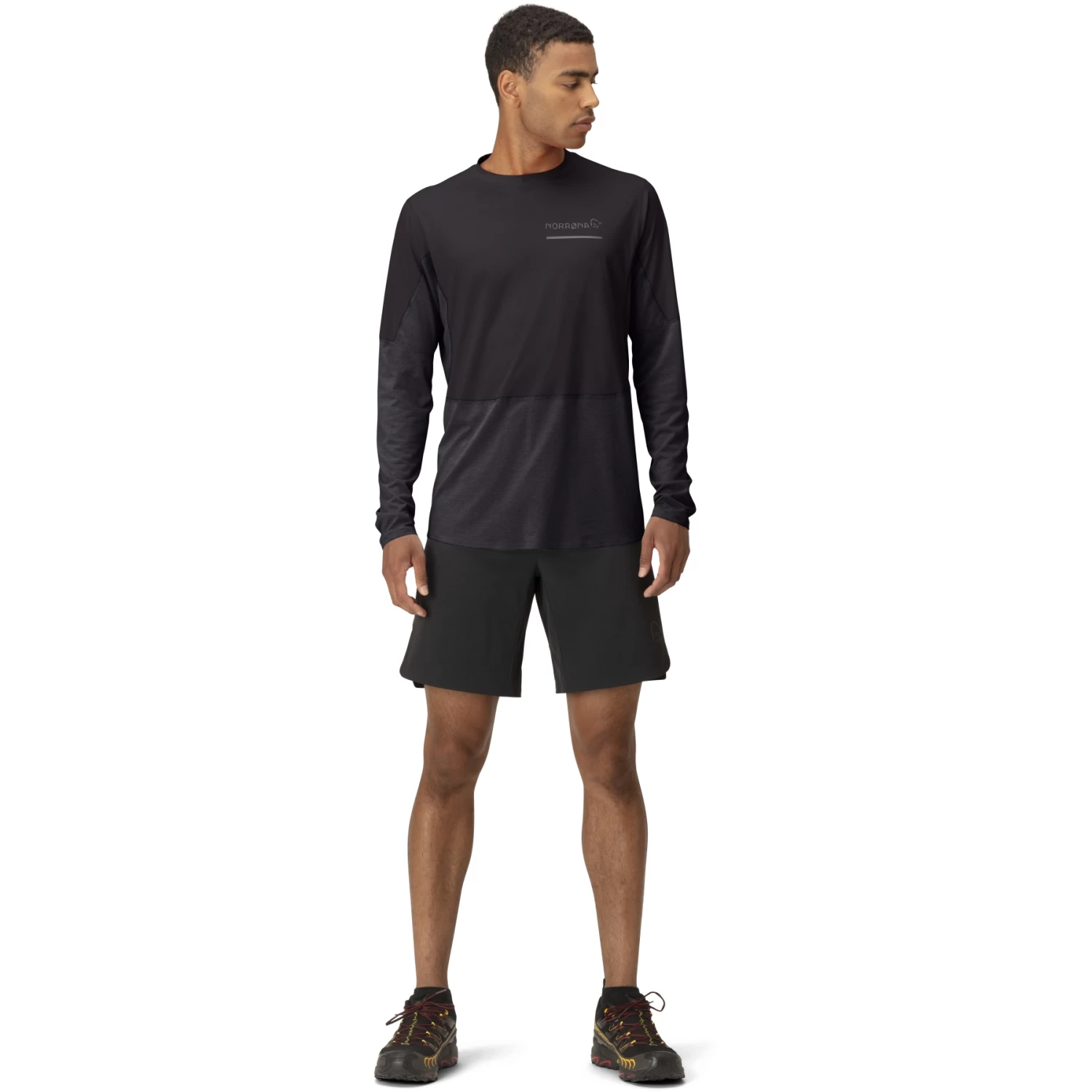 Norrona Senja Equaliser Lightweight Long Sleeve Men - Caviar 4 Norrona Senja Equaliser Lightweight Long Sleeve Men - Caviar - Image 4