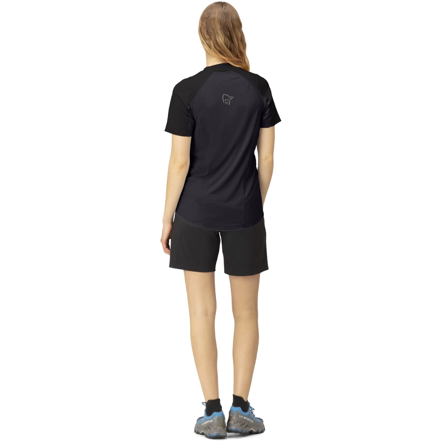 Norrona Senja Equaliser Lightweight T-shirt Women - Caviar 5 Norrona Senja Equaliser Lightweight T-shirt Women - Caviar - Image 5
