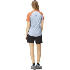Norrona Senja Equaliser Lightweight T-shirt Women - Flamingo 9 Norrona Senja Equaliser Lightweight T-shirt Women - Flamingo -Norrona norrona senja equaliser lightweight t shirt women flamingo model 2 1399842